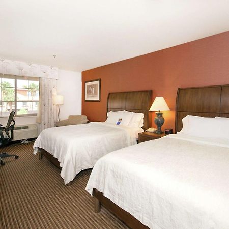 Hilton Garden Inn Palm Springs/Rancho Mirage Exterior photo