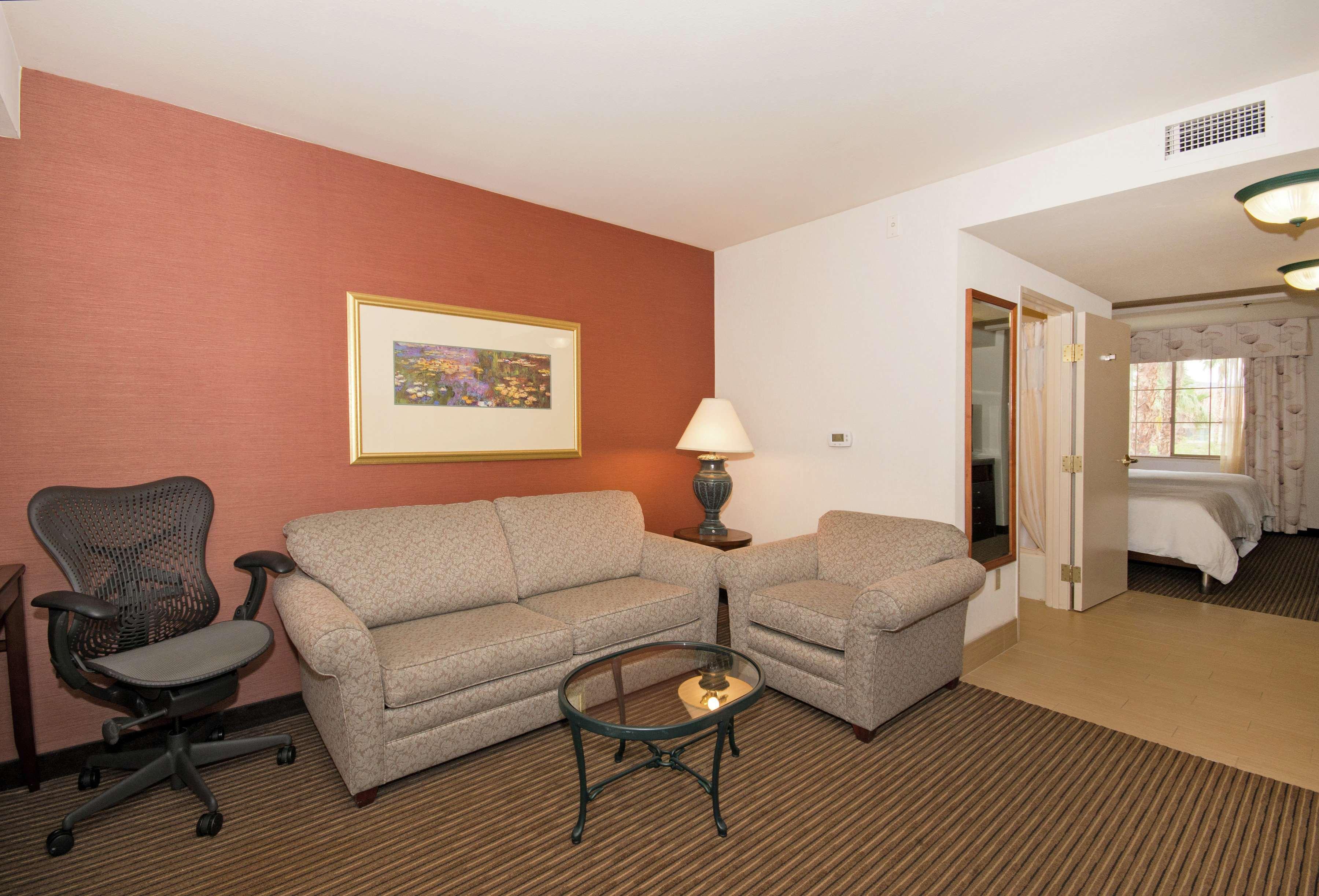 Hilton Garden Inn Palm Springs/Rancho Mirage Exterior photo