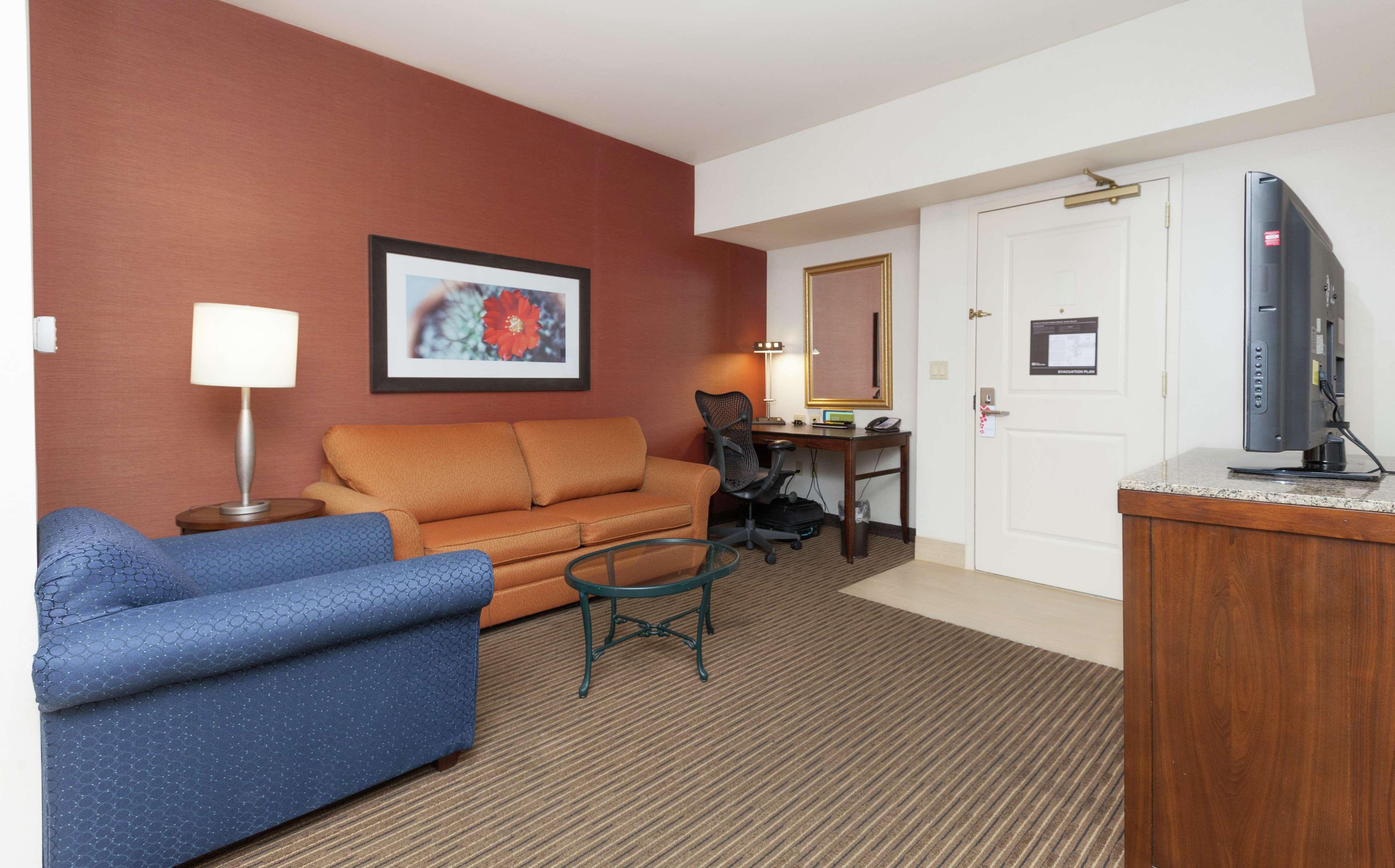 Hilton Garden Inn Palm Springs/Rancho Mirage Exterior photo