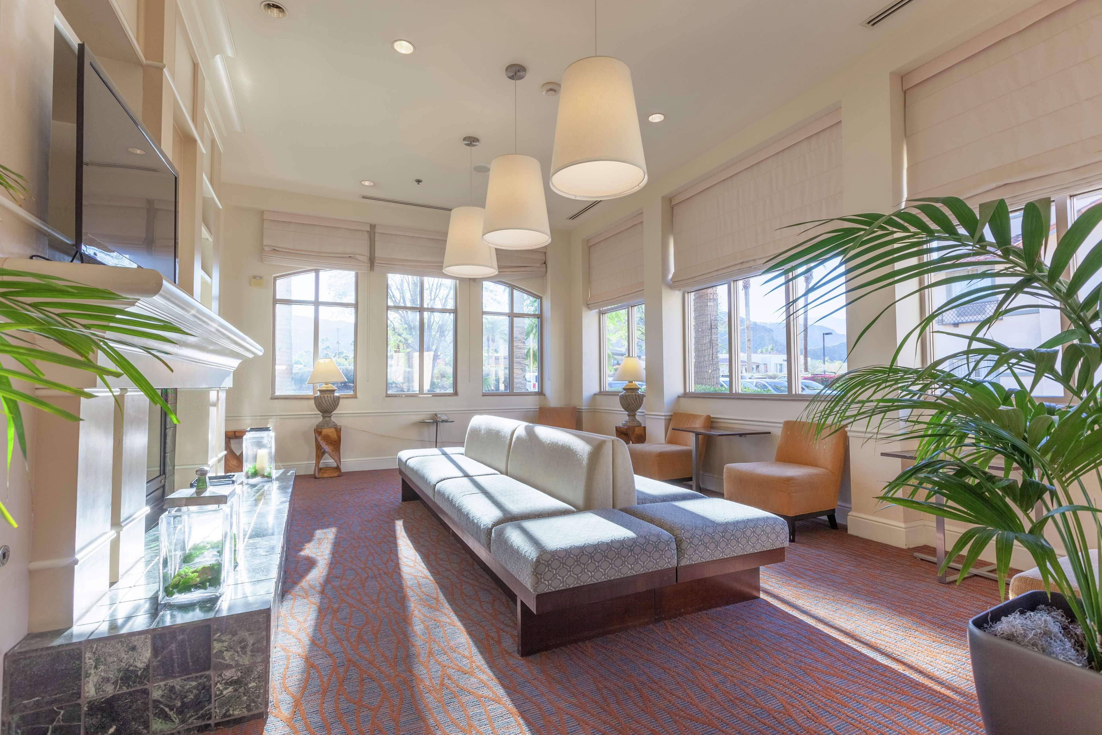 Hilton Garden Inn Palm Springs/Rancho Mirage Exterior photo