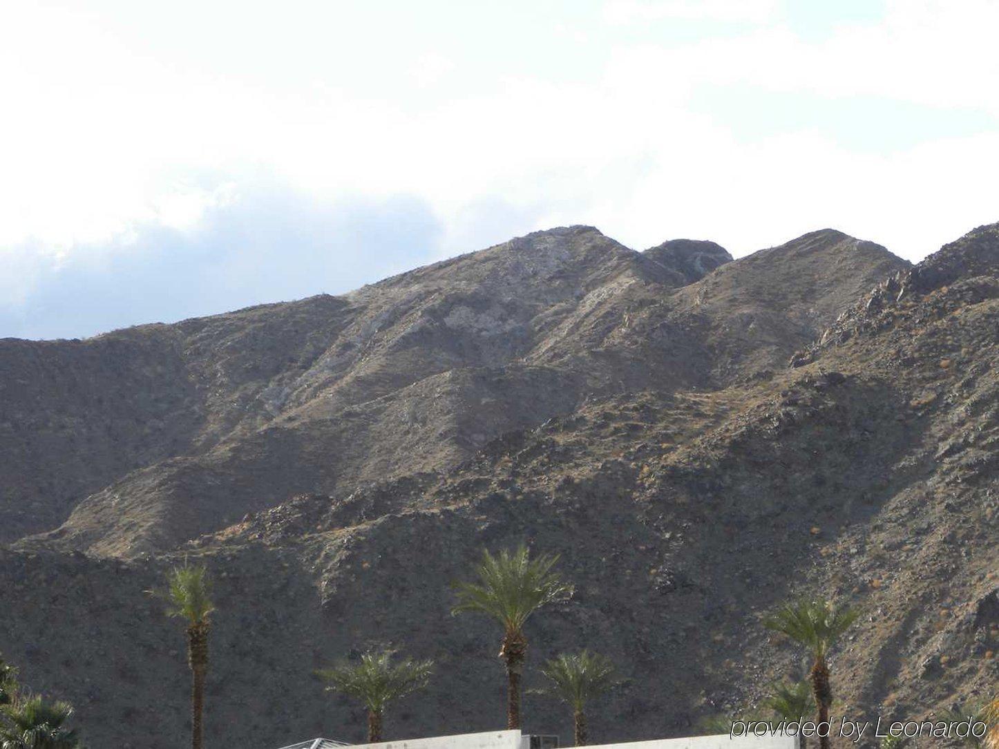 Hilton Garden Inn Palm Springs/Rancho Mirage Exterior photo